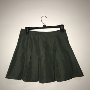 Cute & fun green skirt